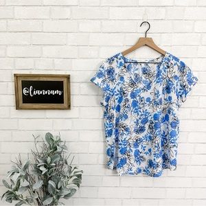 Nine West White & Blue Flowered Short Sleeve V-Neck Top